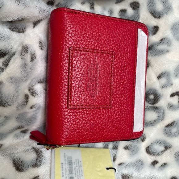 Marc Jacobs Red Key Card Holder Vibrant Leather Accessory - Picture 4 of 6